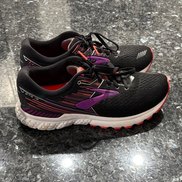 Brooks Adrenaline Athletic Shoes - Picture 5 of 8